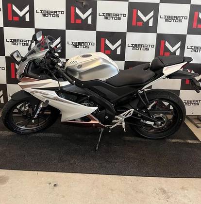 YAMAHA YZF R15 